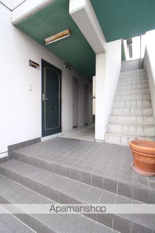 サンシャイン岡の玄関写真