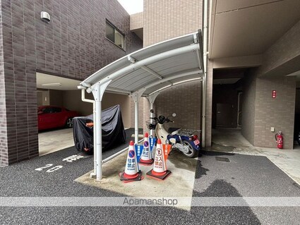 エトゥール古江駅前[1R/29.76m2]の駐車場