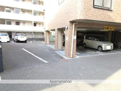 メゾンフローラ市川[1K/28.8m2]の駐車場