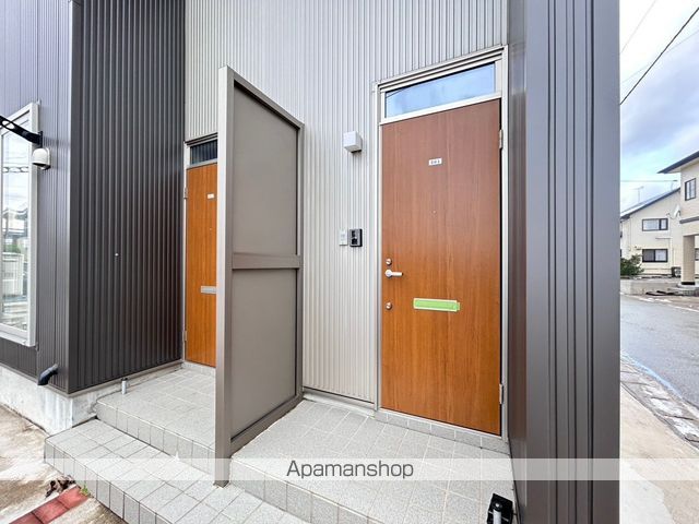 Sセクションの玄関写真