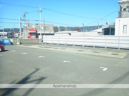 和歌山県和歌山市里[2DK/44.23m2]の駐車場