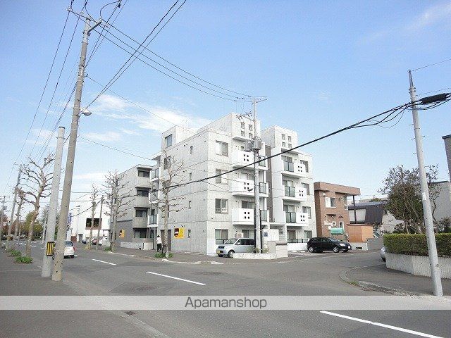 ボーンビルドの外観写真