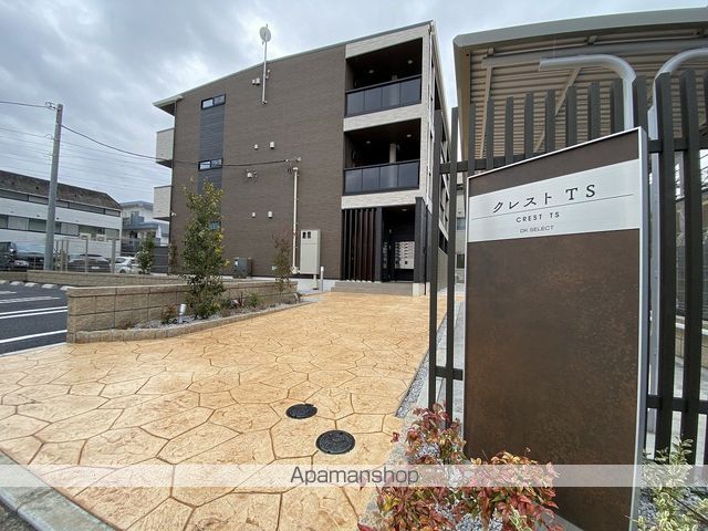 クレスト TSの玄関写真