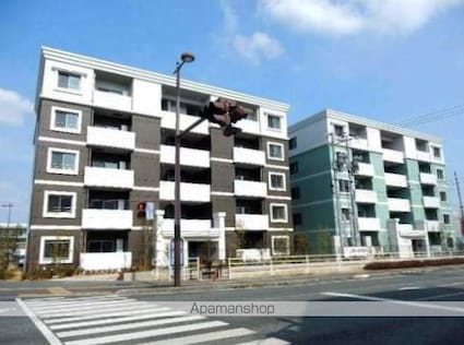 Ｓｈａｌｌｏｗ　Ｇａｒｄｅｎ　Ａ棟[2LDK/64.5m2]の外観5