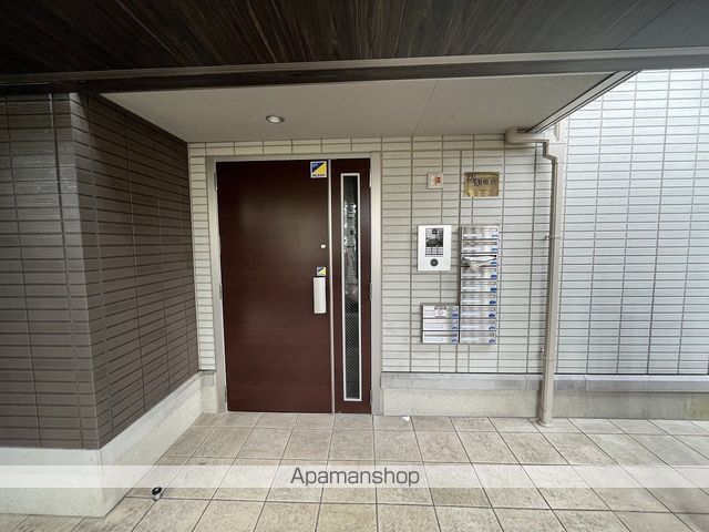 プリマフルール彩都 A棟の玄関写真