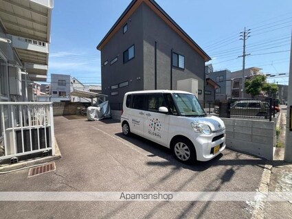 香川県高松市栗林町２丁目[1R/19.87m2]の駐車場