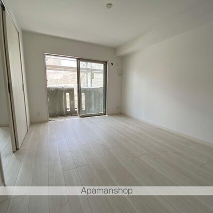 ＯＮ　ＴＨＥ　ＲＯＡＤ[1LDK/40.2m2]のリビング・居間