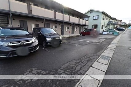 ルミエール　Ａ[1K/26.71m2]の駐車場1