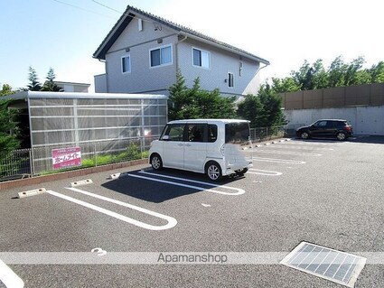 ヴィラ・サザンクロス[1K/30.74m2]の駐車場