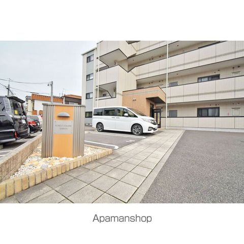 フォレストスクエア シバタの玄関写真