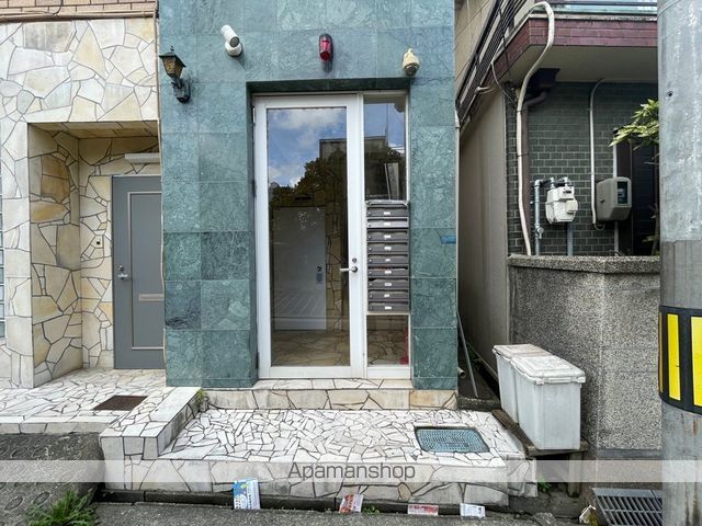 大宝八尾駅前マンションの玄関写真