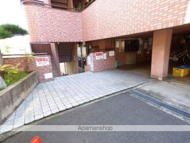 シャンテー香里ヶ丘IIの玄関写真