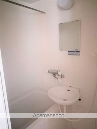 レオパレス東中田[1K/26.08m2]の玄関