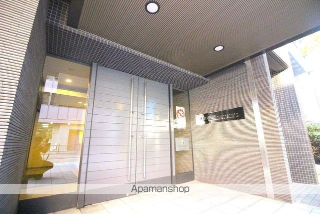 レジデンス本町靭公園の玄関写真