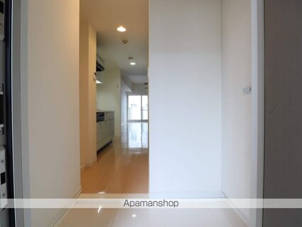 カスタリア伏見[1R/38.92m2]の玄関