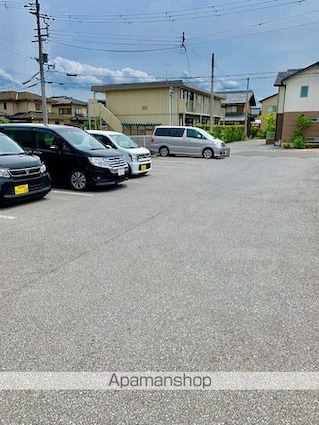 サニー　フォレスト[2LDK/58.53m2]の駐車場1