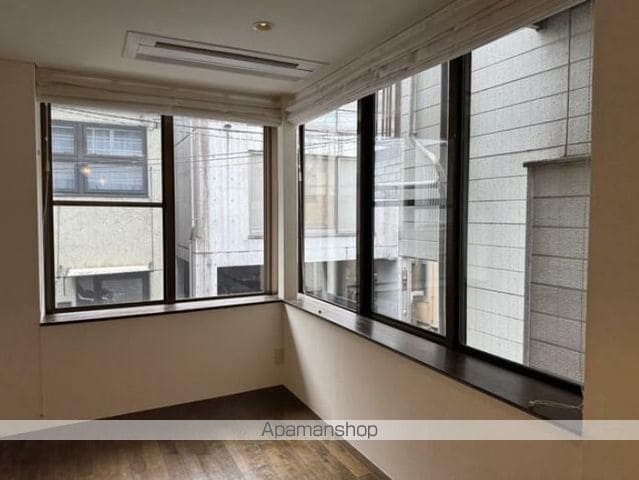 detached 東京都渋谷区神宮前３丁目

地図を見る