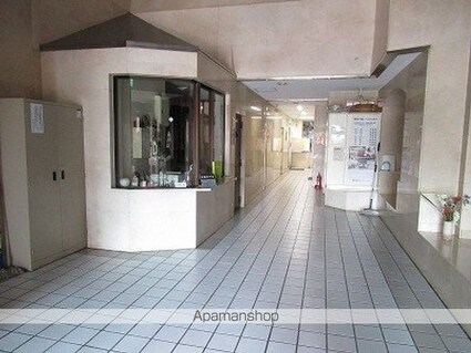 岩手県盛岡市中央通１丁目[1R/28m2]のエントランス2