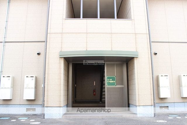 コーポ十六番浜 5の玄関写真
