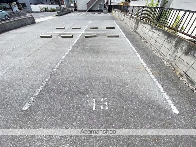 ビューティフルハイムＢ[1R/29.01m2]の駐車場