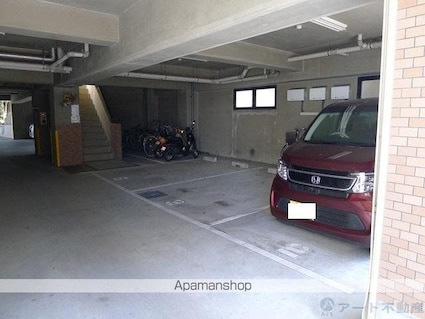 Ｍマンション[2DK/45.65m2]の駐車場