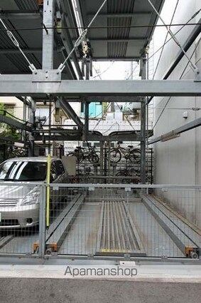 コンフォリア駒澤[1DK/30.93m2]の駐車場2