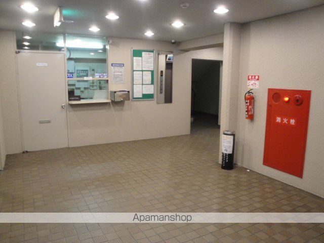 ネオライフ枚方の玄関写真