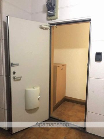 アヴァンセ八幡の内装写真