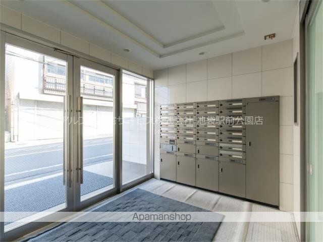 リビナ奥村ドゥーの玄関写真