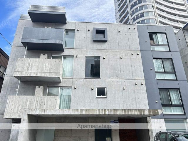 ラヴェーラ円山鳥居前の外観写真