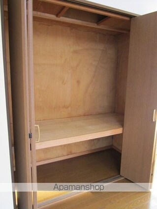 クリスタル山内[1DK/35m2]の収納