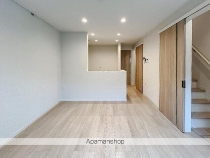 ＭＡＰＬＥテラス[2LDK/61.48m2]のリビング・居間1