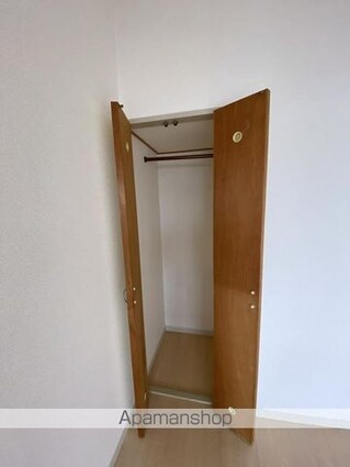 プチメゾン片原町[1R/18.08m2]の収納