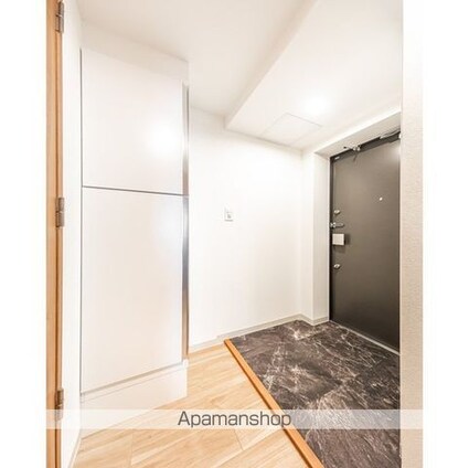 ウェルスクエア永福町[1LDK/33m2]の玄関