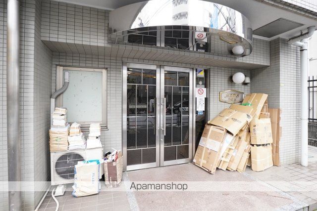アドリーム千駄木の玄関写真
