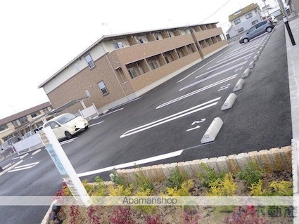 愛媛県伊予郡松前町大字北黒田[1R/32.94m2]の駐車場