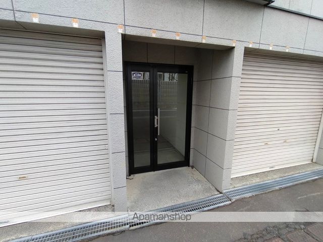 アークコート北大西IIIの玄関写真