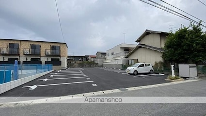 岡山県岡山市南区新福２丁目[1K/32.8m2]の駐車場