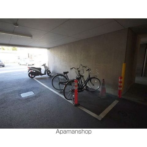 アネックス徳川西の玄関写真