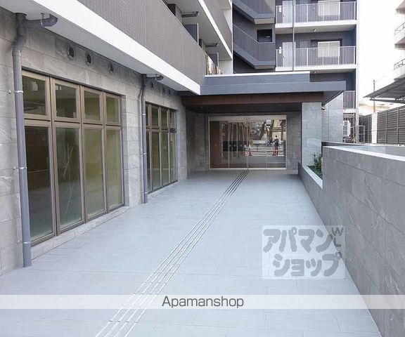 クリスタルグランツ京都西大路の玄関写真