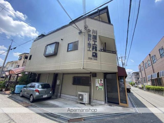 マンションカワハラの外観写真