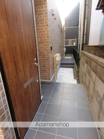 ＪＲ常磐線 馬橋駅 徒歩3分 2階建 築8年の玄関写真