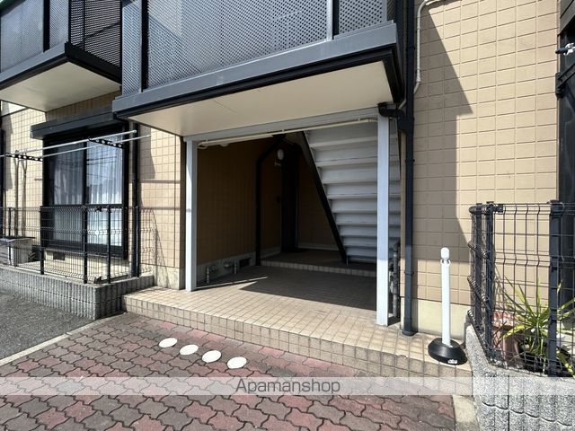 ラフォーレJNIの玄関写真