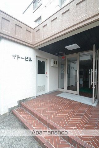 イトービルの玄関写真