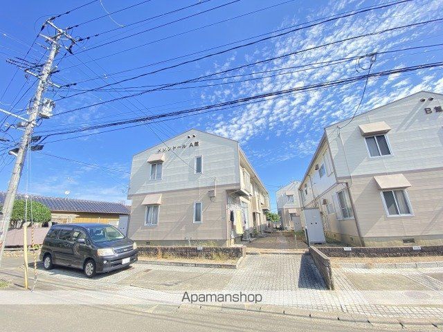 メゾンドールA館の外観写真