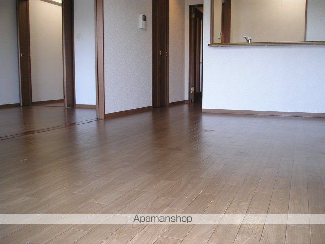 オークス皇山道の内装写真