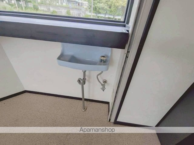 メゾン大和1階店舗の内装写真