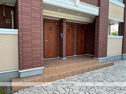 滋賀県大津市神領２丁目[1LDK/49.14m2]のエントランス