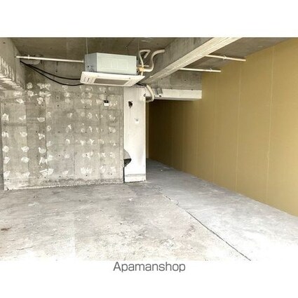 松岡ビル[事務所/64.54m2]のリビング・居間3