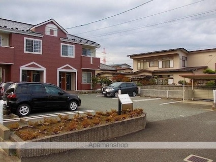秋田県秋田市飯島道東３丁目[2LDK/68.74m2]の駐車場